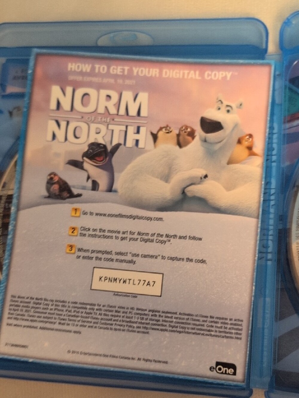 Norm of the North Blu-Ray + DVD Combo Pack Bilingual Movie - Picture 3 of 6
